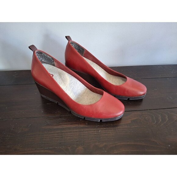 Betabrand Womens red Leather All Weather Wedges/Pre-owned, Sz. 9.5M EUC - Picture 3 of 9